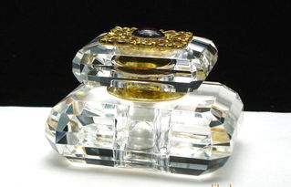 水晶香水瓶与酥油蜡烛 精美设计、多样用途与供应指南